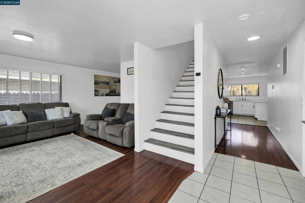 Vacaville, CA 95687,185 Woodridge Cir