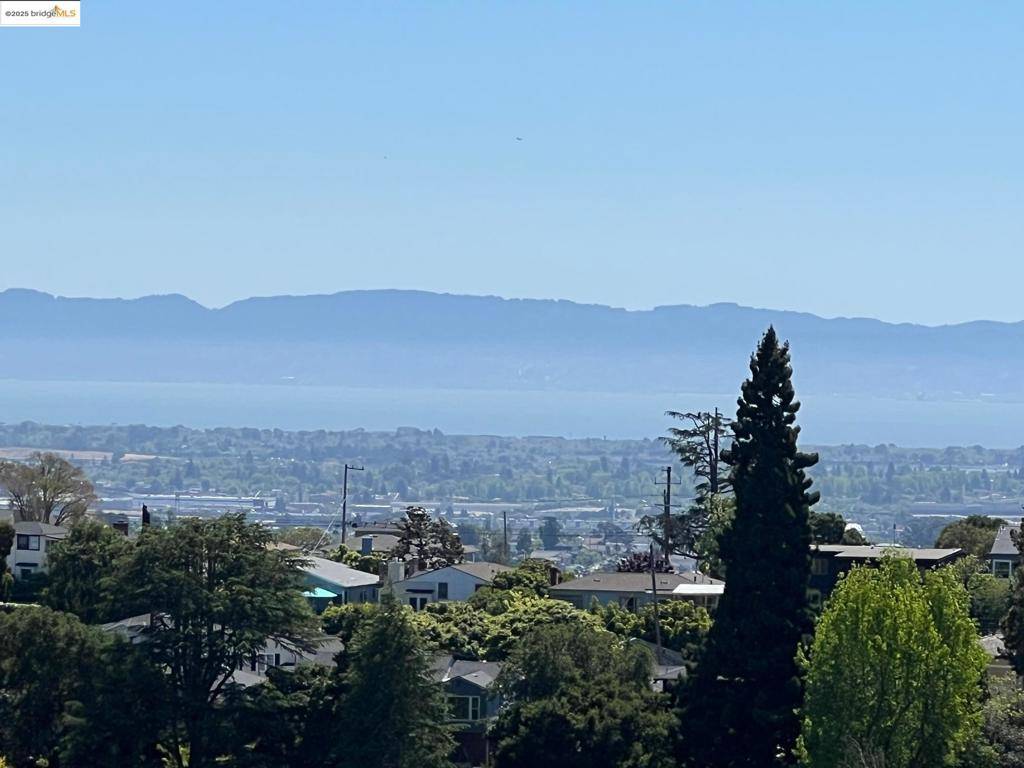 Oakland, CA 94602,3257 Monterey Blvd.