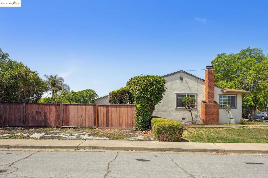 San Leandro, CA 94579,1608 Lanier Ave