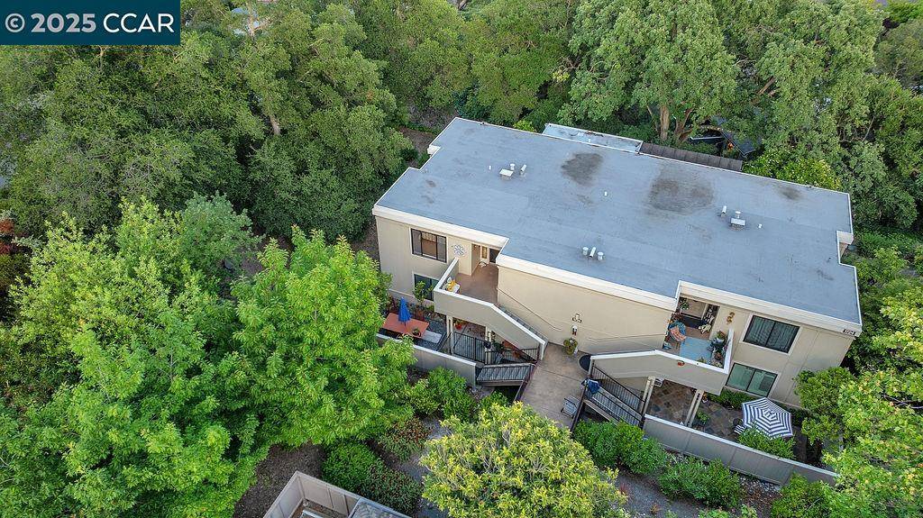 Walnut Creek, CA 94595,1724 Oakmont Dr #1