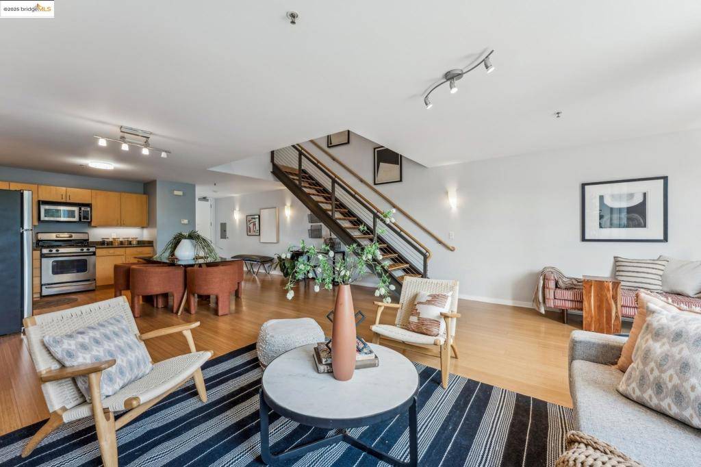 Oakland, CA 94608-3777,1007 41st Street #422
