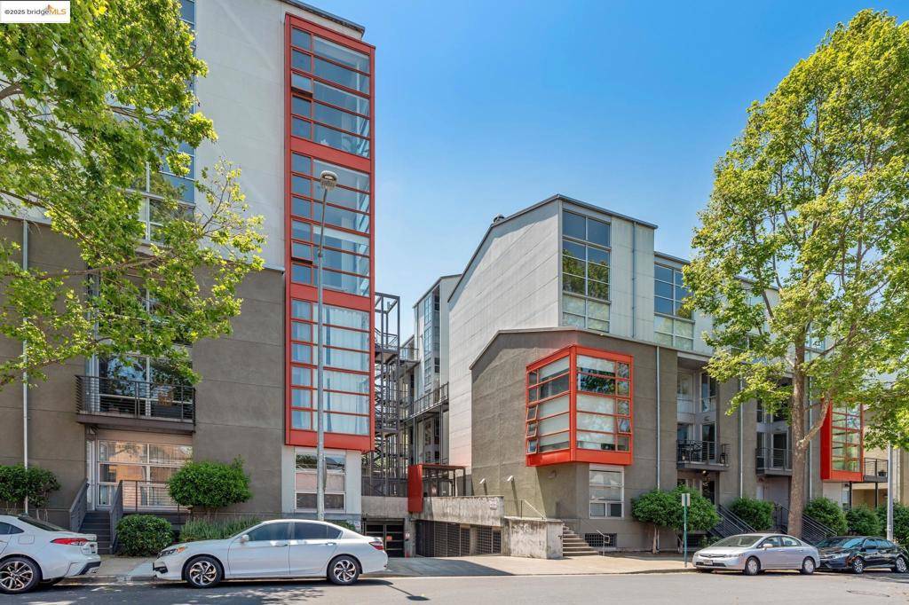 Oakland, CA 94608-3777,1007 41st Street #422