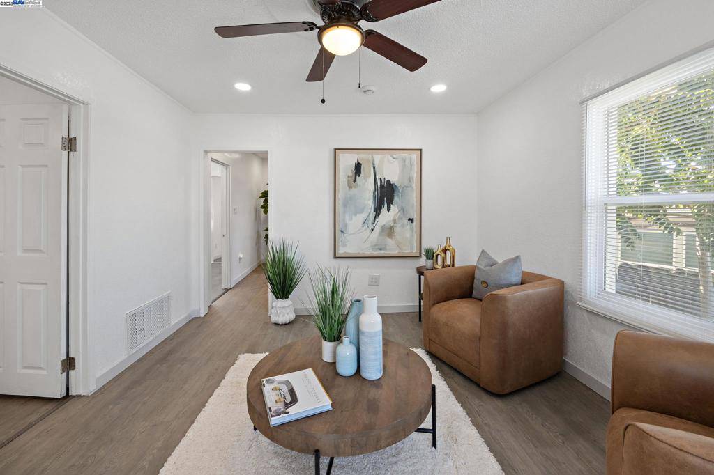 Martinez, CA 94553,1385 Palm Ave