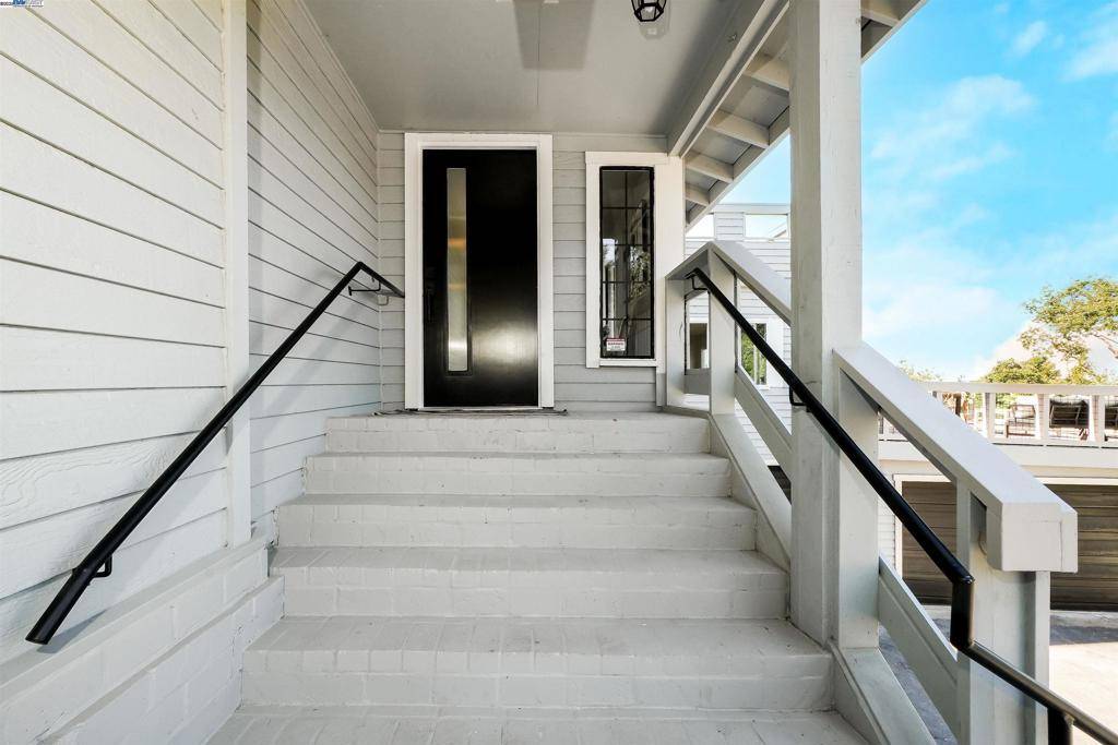 Pleasanton, CA 94566,102 Castlewood Dr