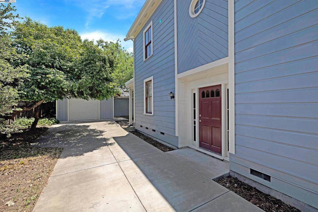Livermore, CA 94550,2211 College Avenue