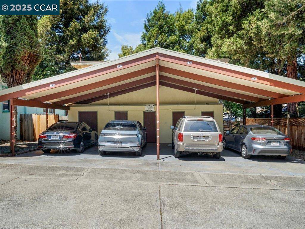 Martinez, CA 94553,221 Green St