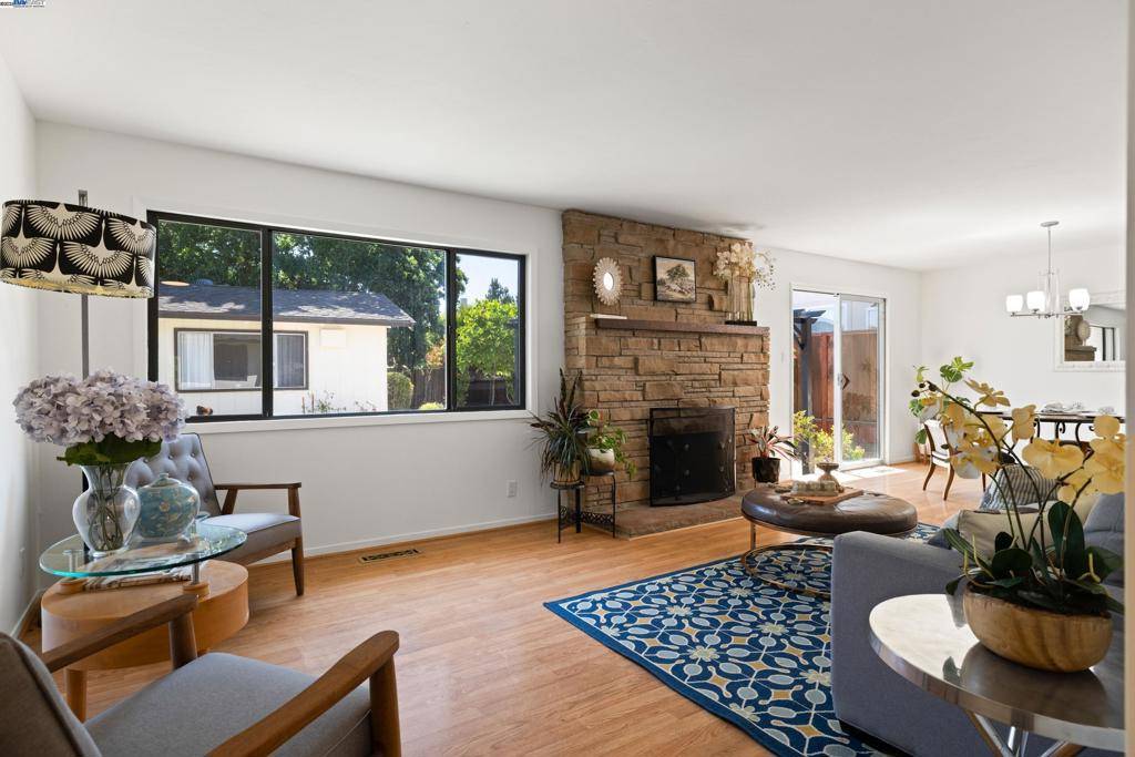 Pleasanton, CA 94566,332 MAVIS DRIVE