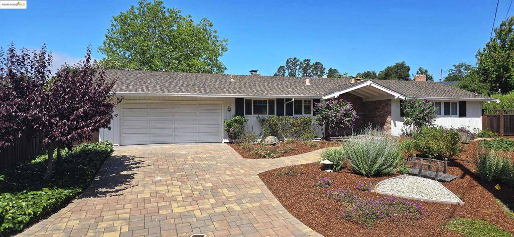 Orinda, CA 94563,2 Rae Ct