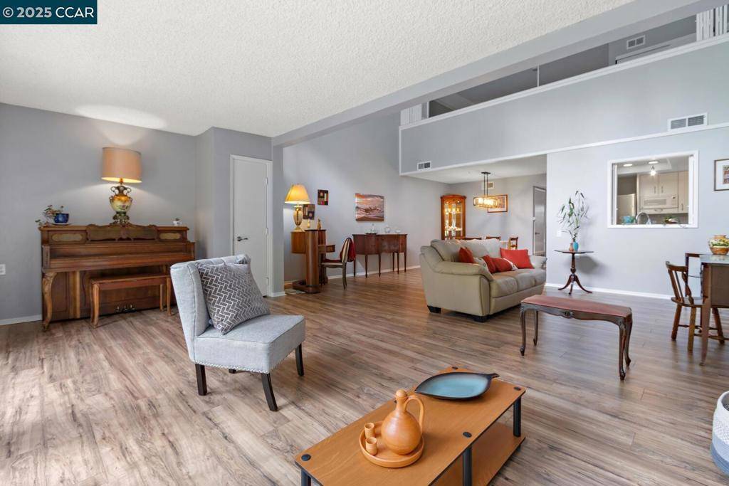 Walnut Creek, CA 94595,1244 Singingwood Ct. #1