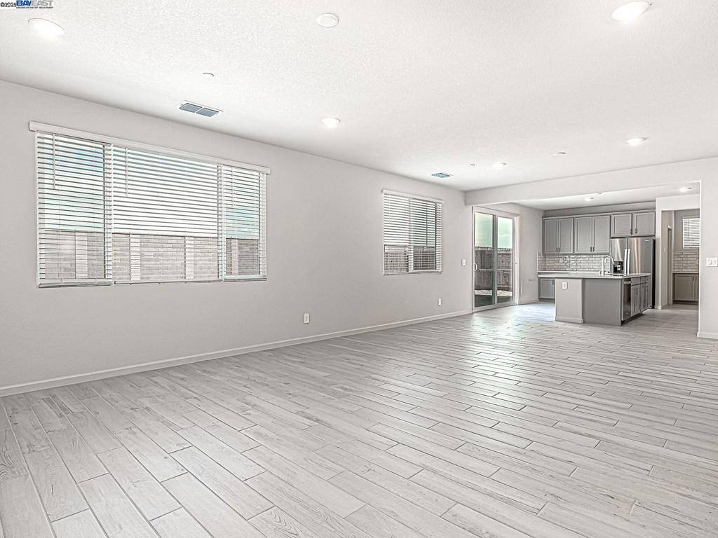 Oakley, CA 94561,671 Channel Cir