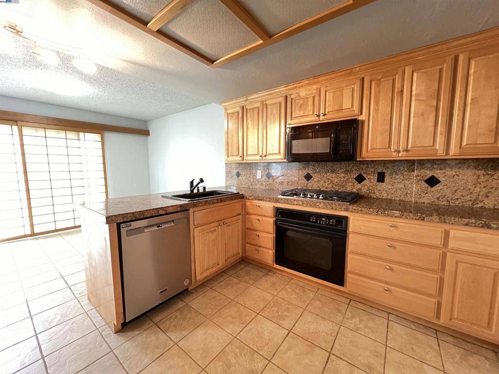 Fremont, CA 94555,34930 Sea Cliff Ter