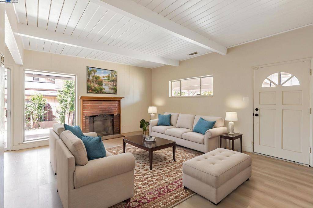 Sacramento, CA 95825,2221 Juanita Ln