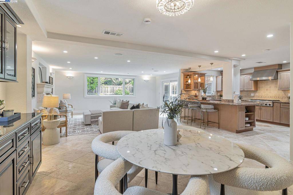 Castro Valley, CA 94552,19052 Mount Lassen Drive