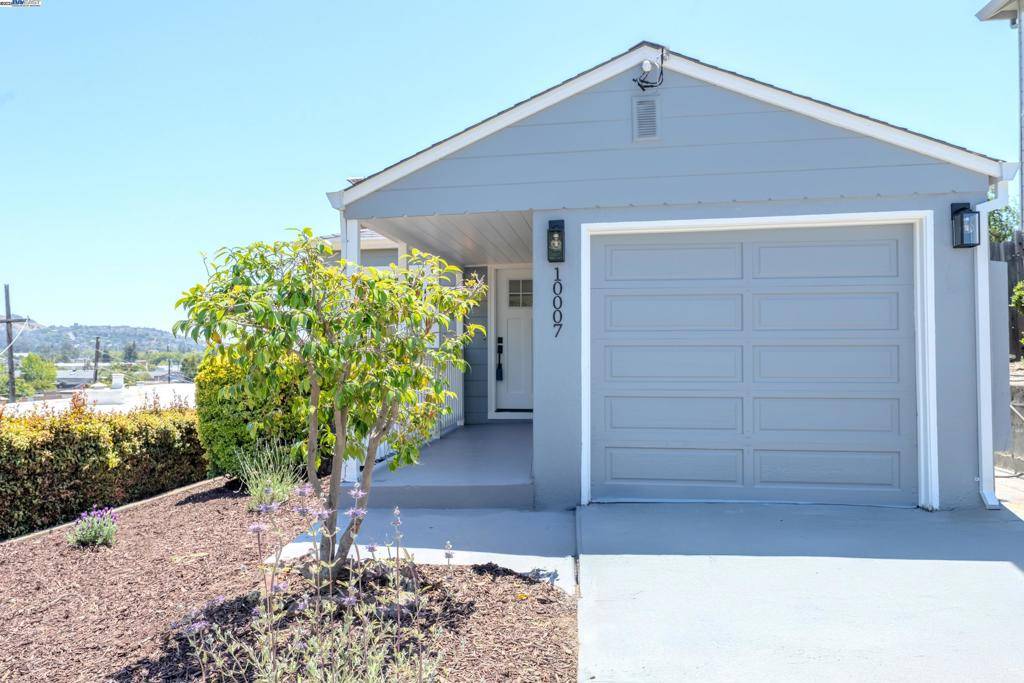 Oakland, CA 94605,10007 Burr St