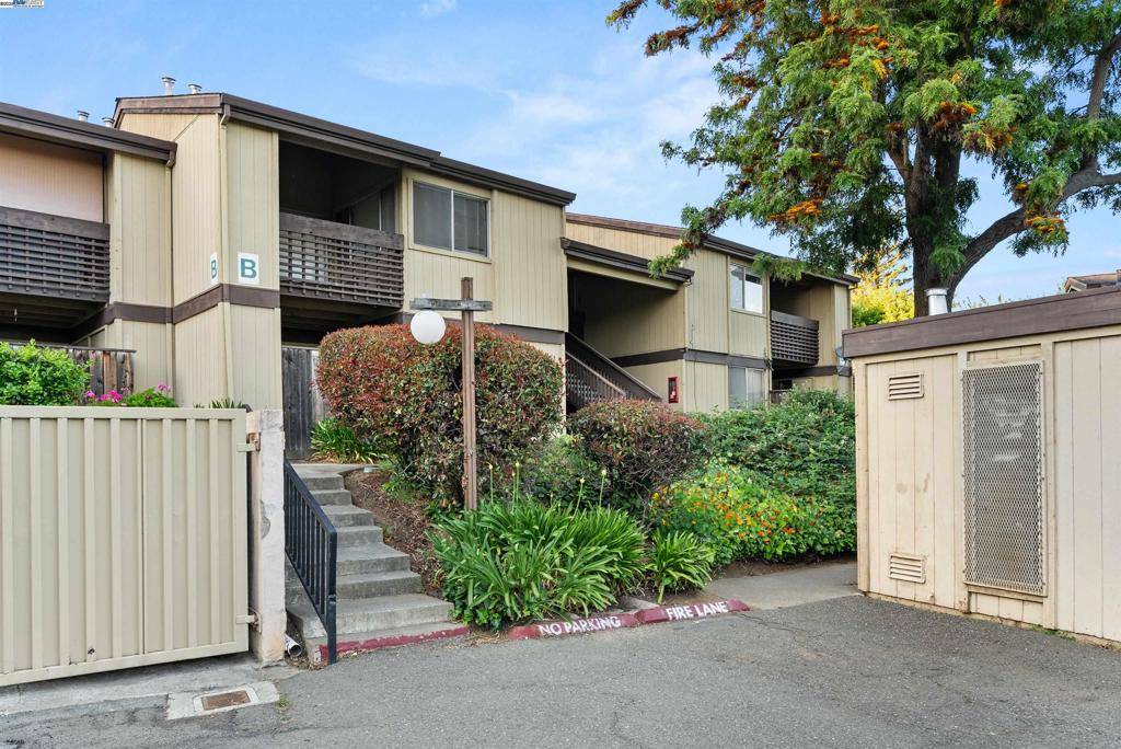 Vallejo, CA 94589-3500,355 Parkview Terrace #B9