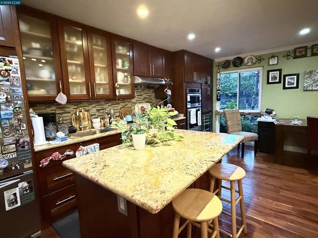 Concord, CA 94518,1036 Oak Grove Rd #105