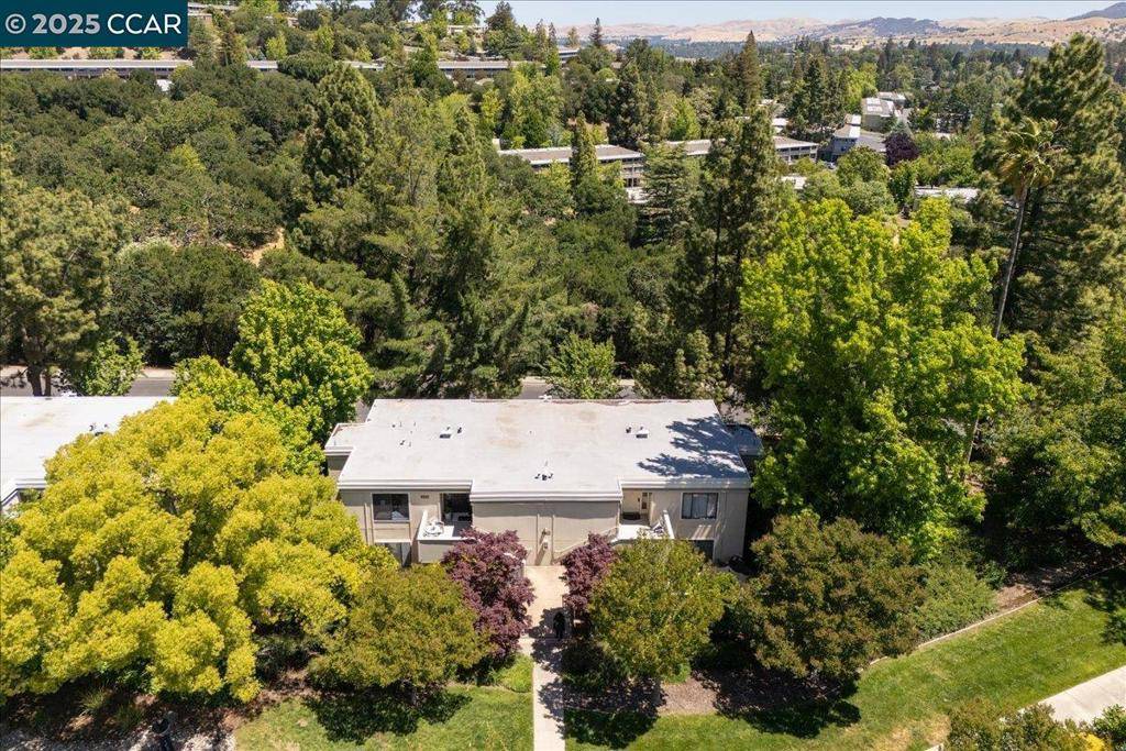 Walnut Creek, CA 94595,2749 Pine Knoll Dr. #1
