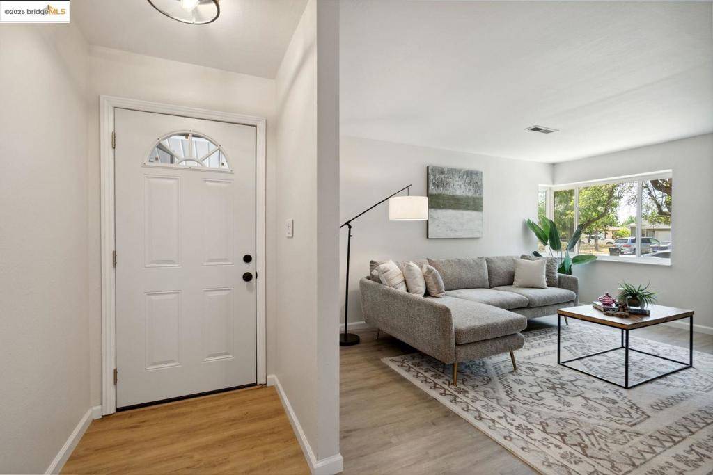 Sacramento, CA 95823,6419 Dallas WAY