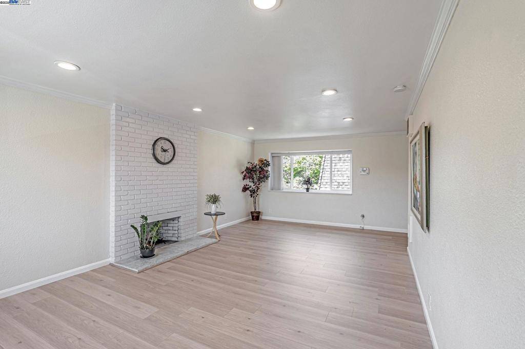 San Leandro, CA 94577,14015 Doolittle Drive