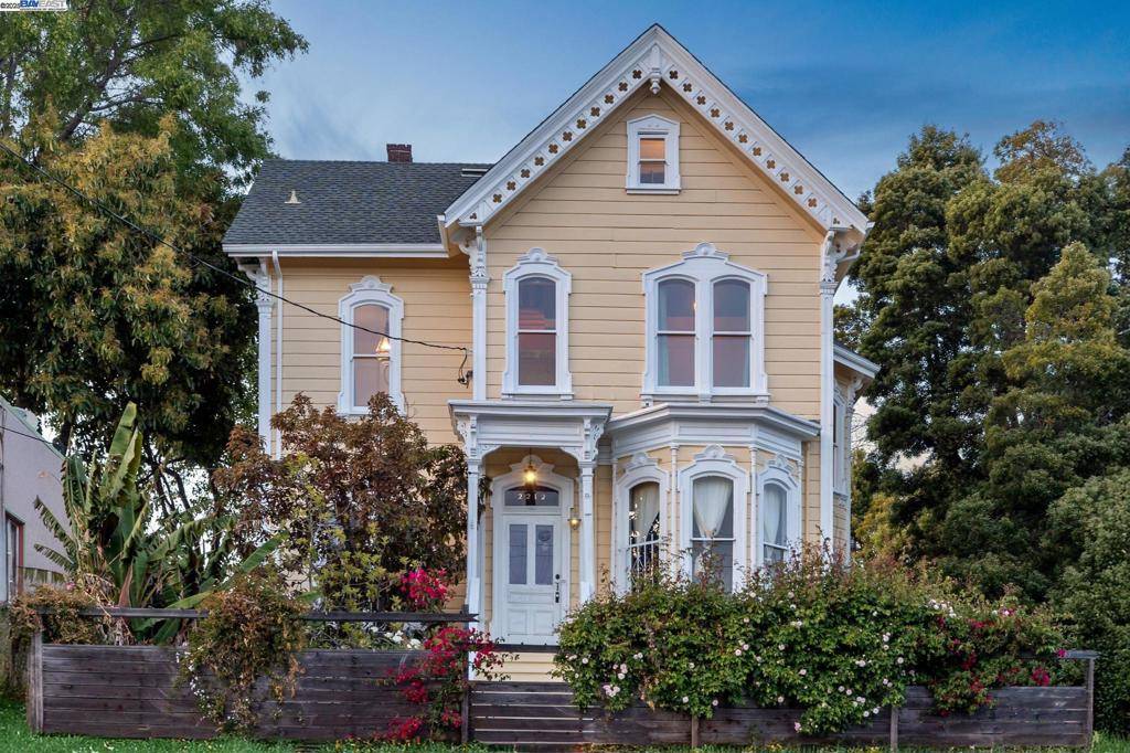Oakland, CA 94606,2214 E 27TH STREET