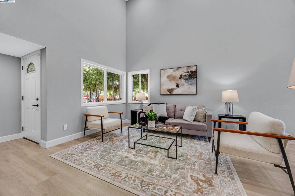 Pleasanton, CA 94588,2236 Oakland Ave