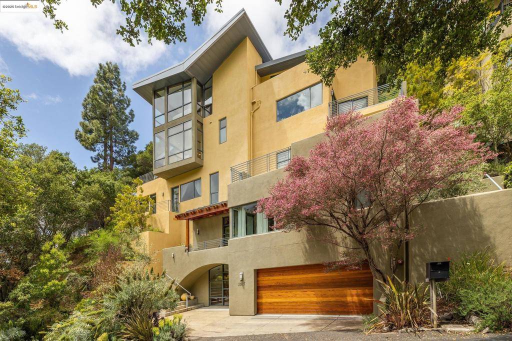 Berkeley, CA 94705,1015 Grand View Dr