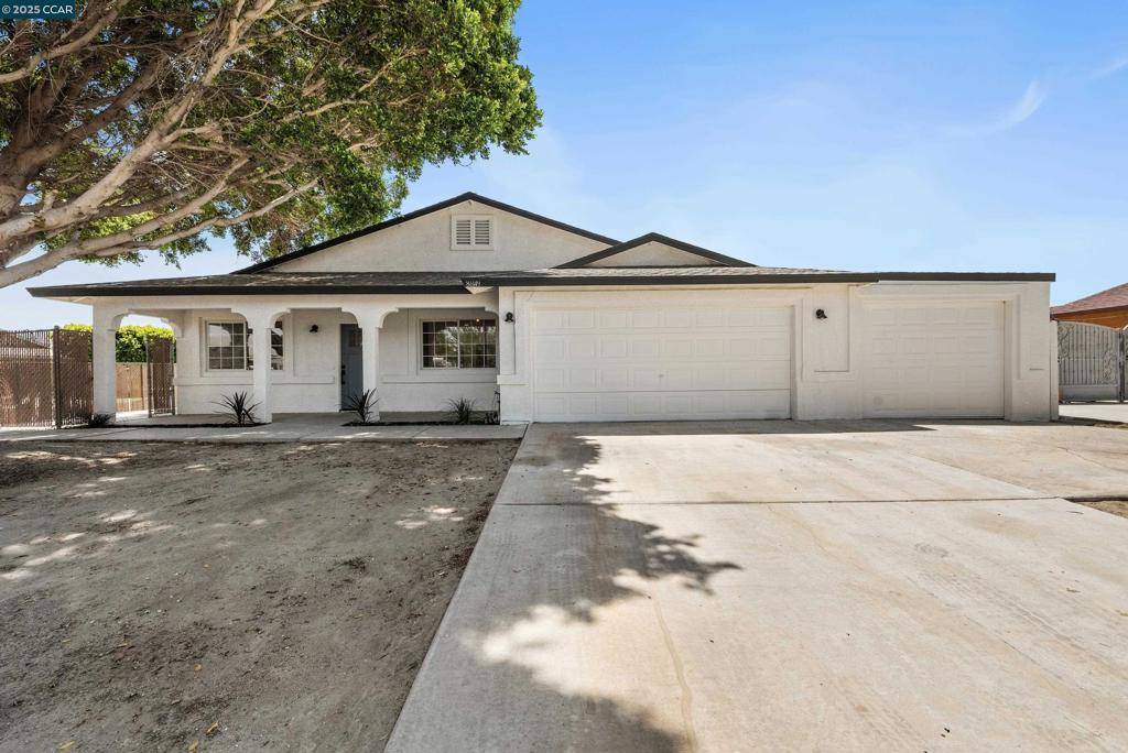 Coachella, CA 92236-2235,86149 Calle Bouganville