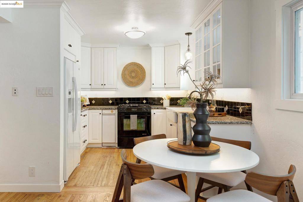 Berkeley, CA 94705-0000,30 Domingo Ave #2