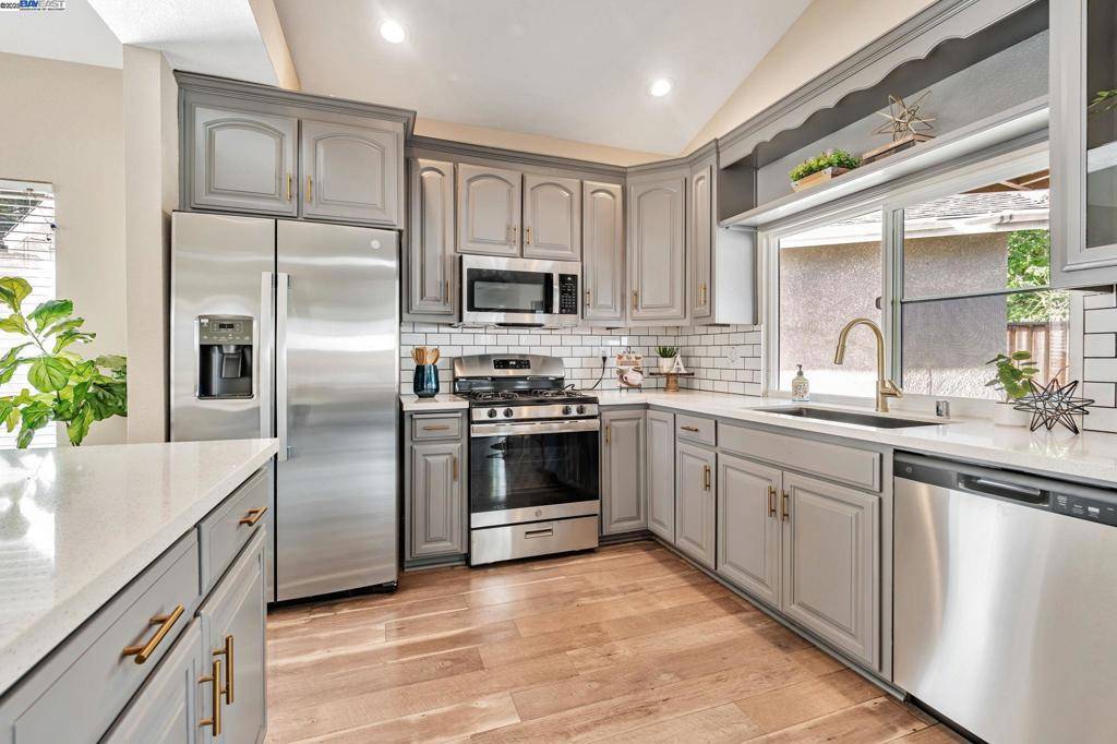 Tracy, CA 95376,25 Phillips Ct