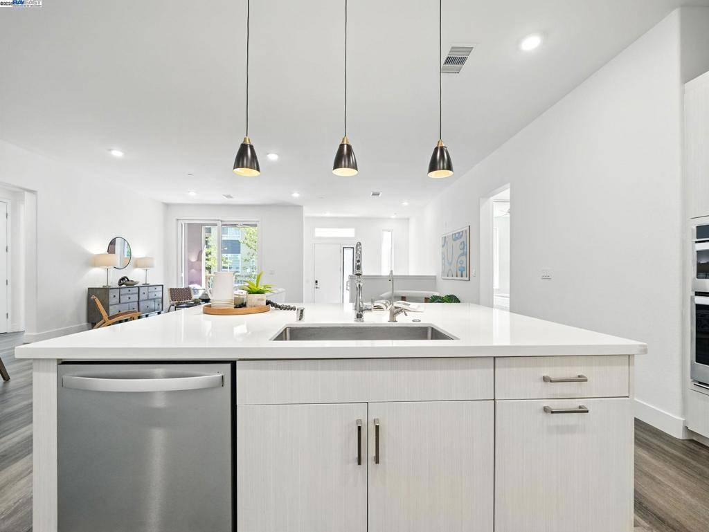 Fremont, CA 94539,45188 Tom Blalock St #109