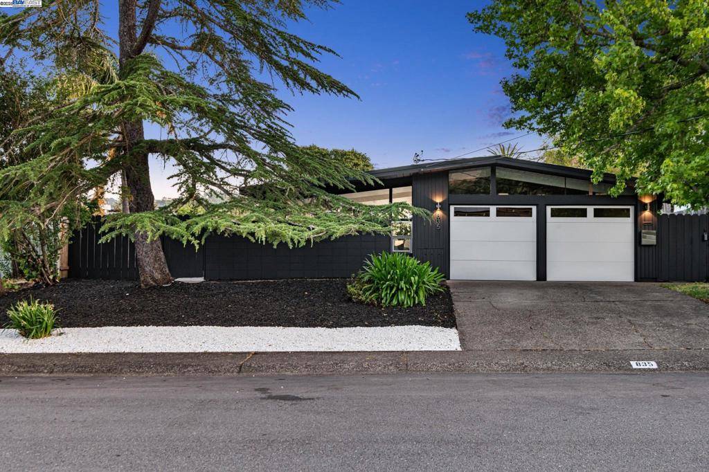 San Rafael, CA 94903,835 Penny Royal Ln