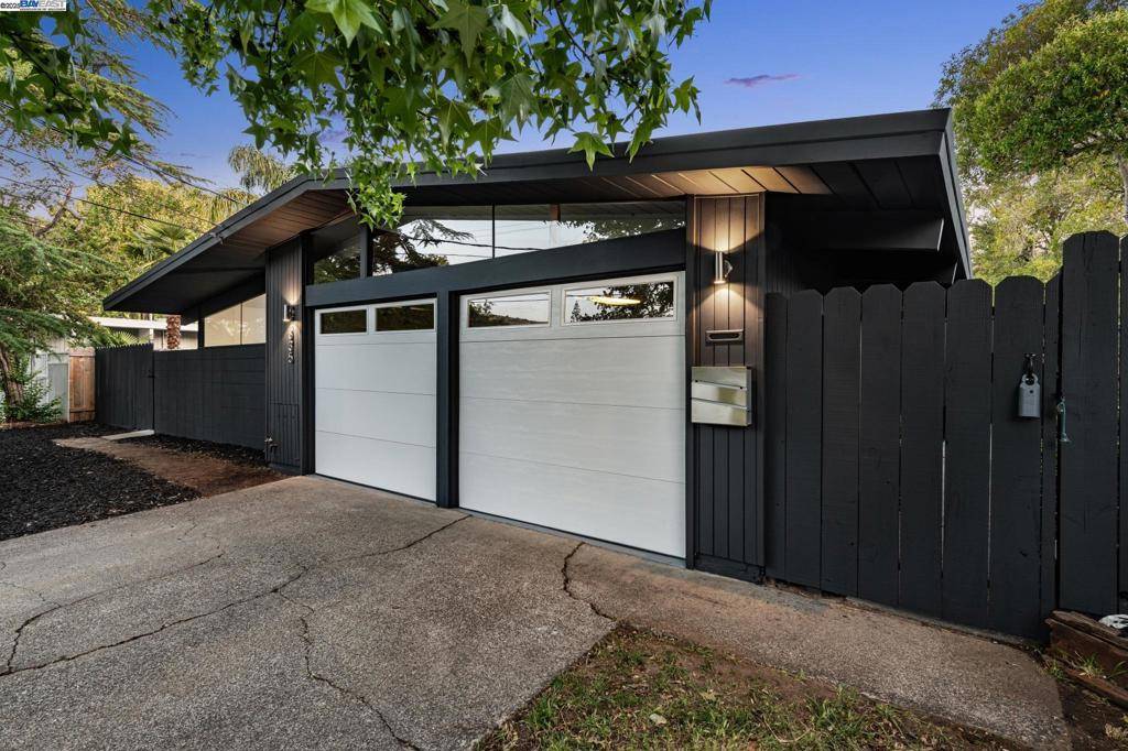 San Rafael, CA 94903,835 Penny Royal Ln
