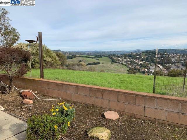 Castro Valley, CA 94546,2755 Pineridge Rd