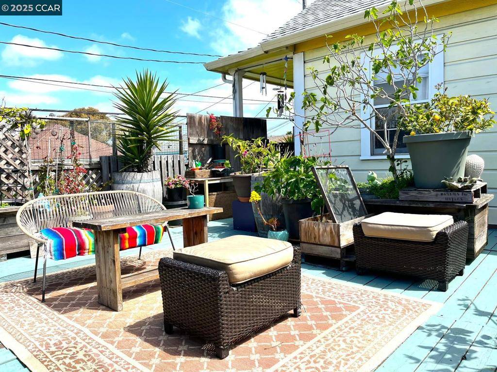 Oakland, CA 94608,1093 67Th St