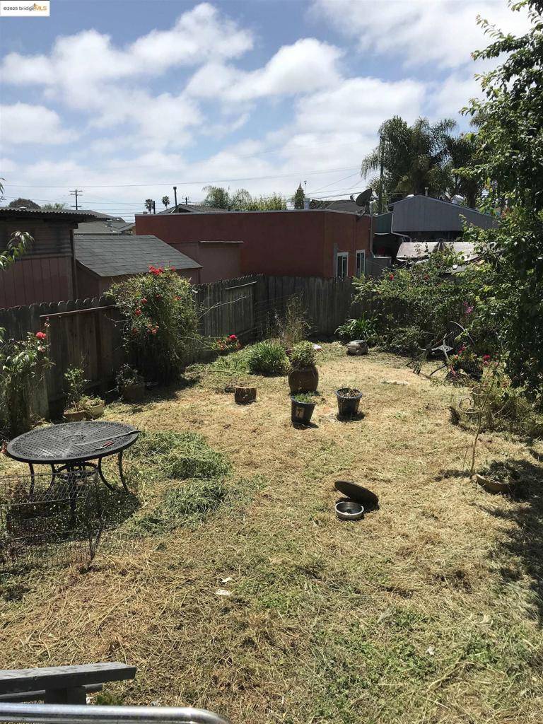 Oakland, CA 94621,5607 Edgerly St