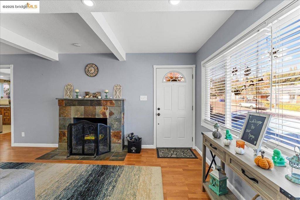 Castro Valley, CA 94546,18943 Crest Ave