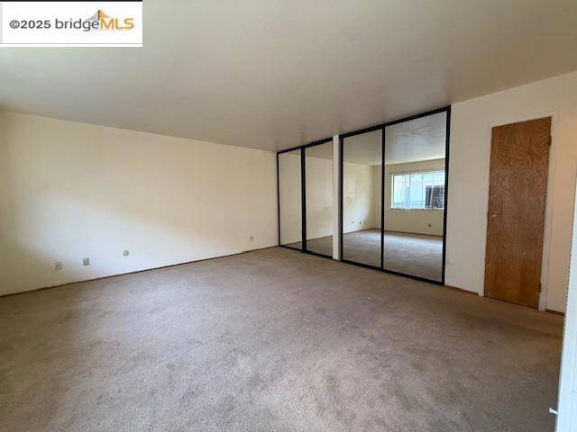 Oakland, CA 94611,3877 Howe St #210