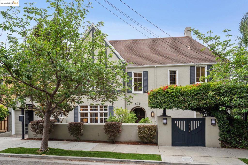 Oakland, CA 94610,679 Carlston Avenue