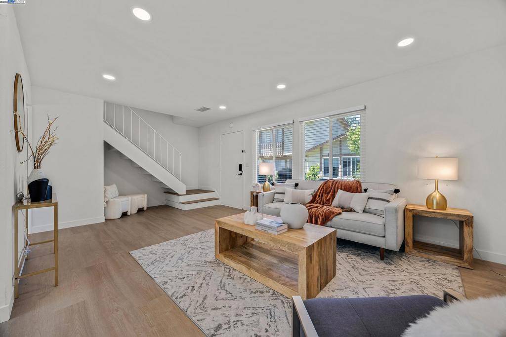 Fremont, CA 94536,4672 Balboa Way