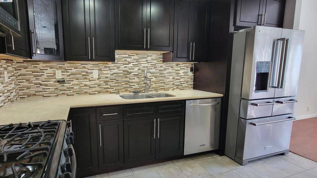San Leandro, CA 94577,14161 Seagate Dr
