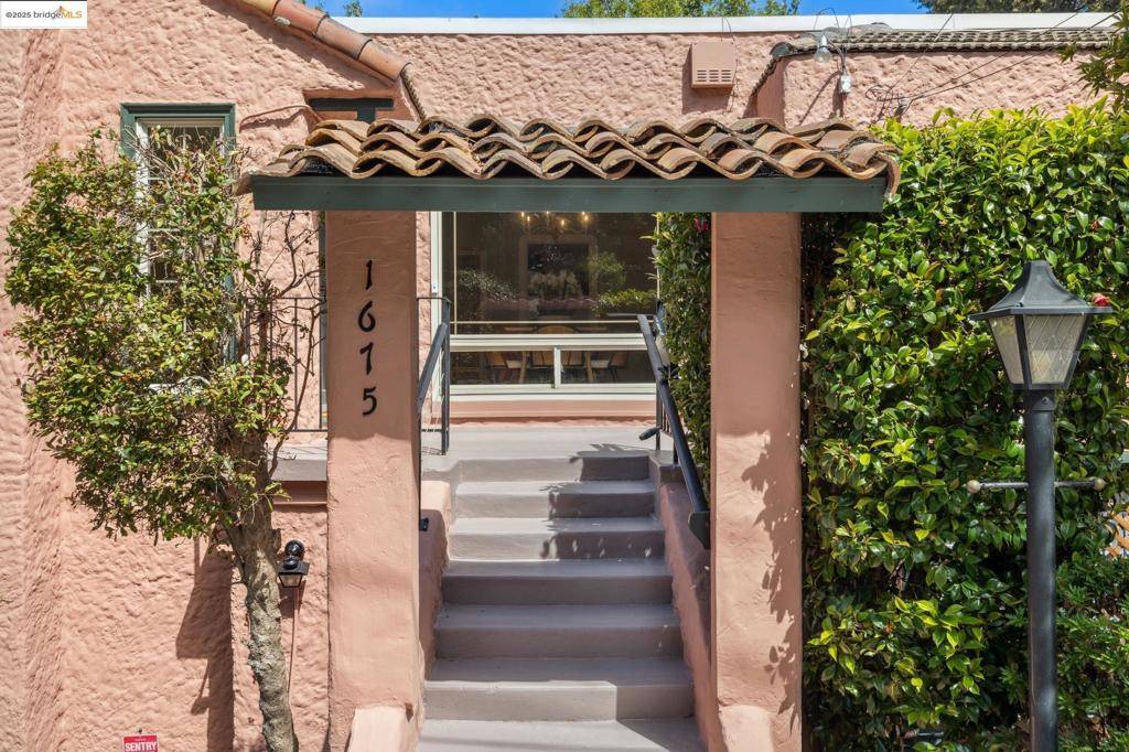 Berkeley, CA 94707,1675 Visalia Ave