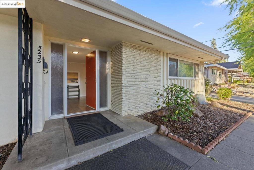 Carmichael, CA 95608,5235 Adelaide WAY