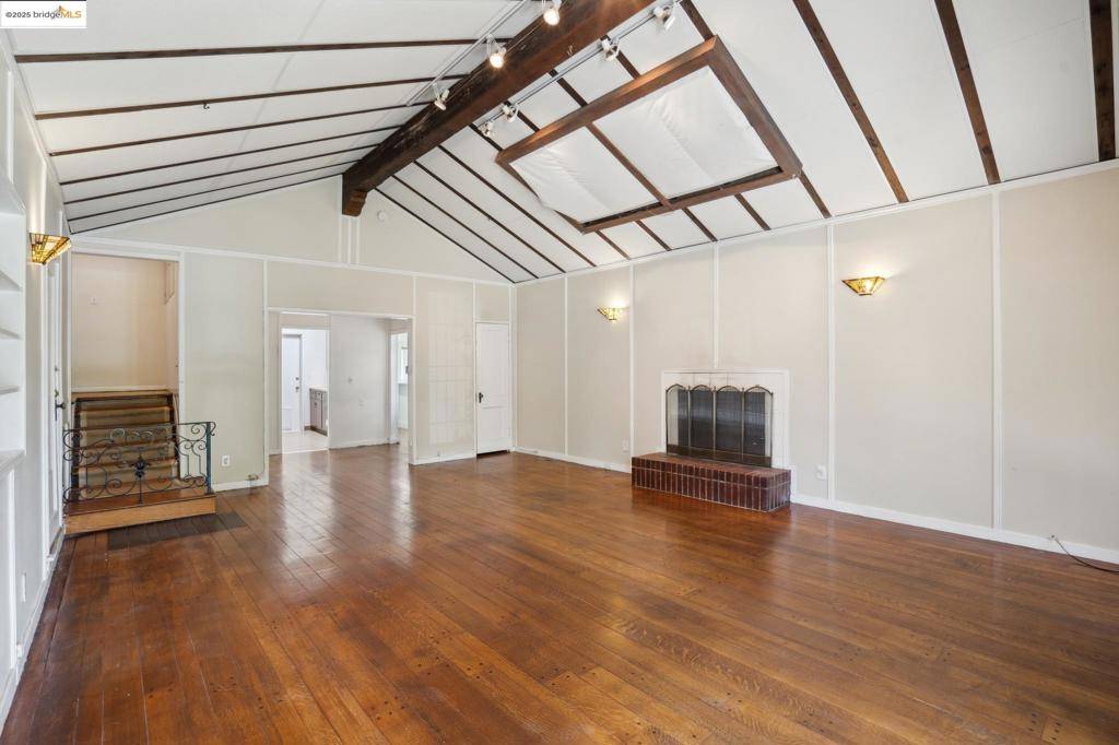 Oakland, CA 94610,594 Kenmore Ave