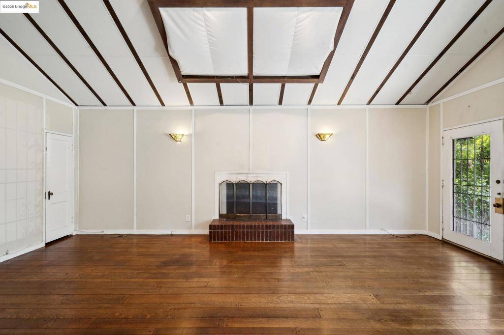 Oakland, CA 94610,594 Kenmore Ave