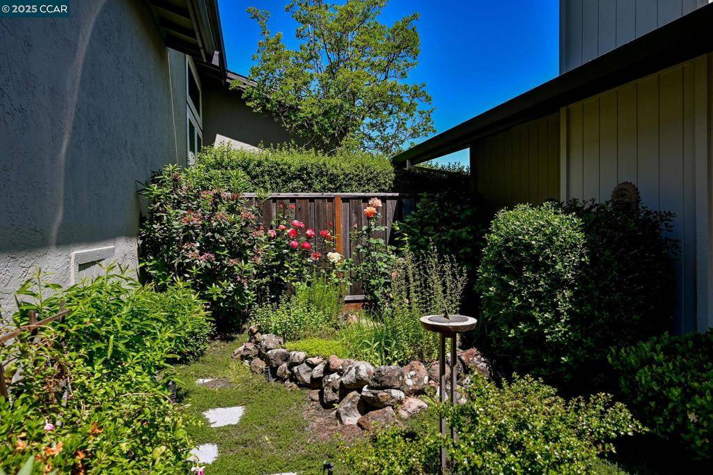 Moraga, CA 94556,112 Alta Mesa Ct