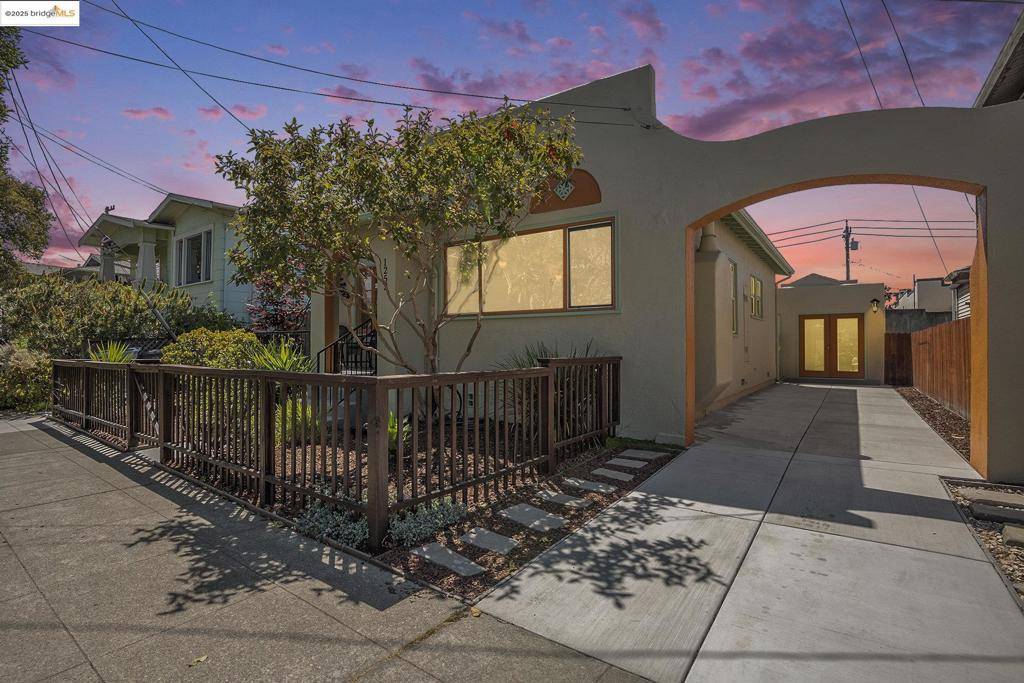 Berkeley, CA 94702,1252 Russell St