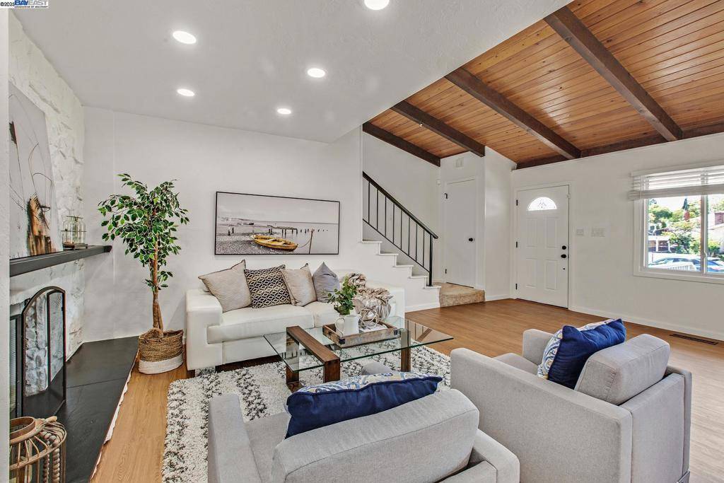 Castro Valley, CA 94546,18934 Parsons Ave
