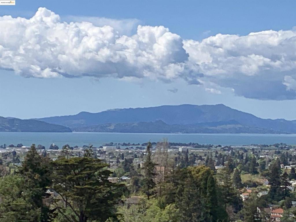 Oakland, CA 94618,5859 Buena Vista Ave