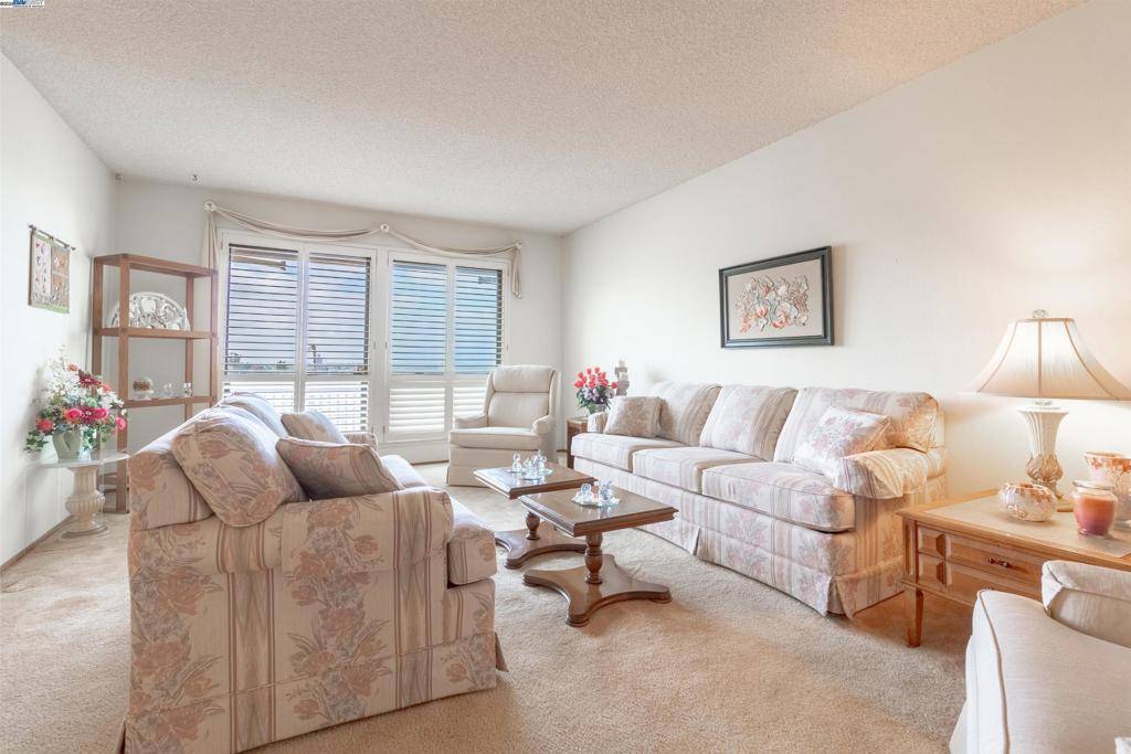 San Leandro, CA 94577,2177 Hillside Cir