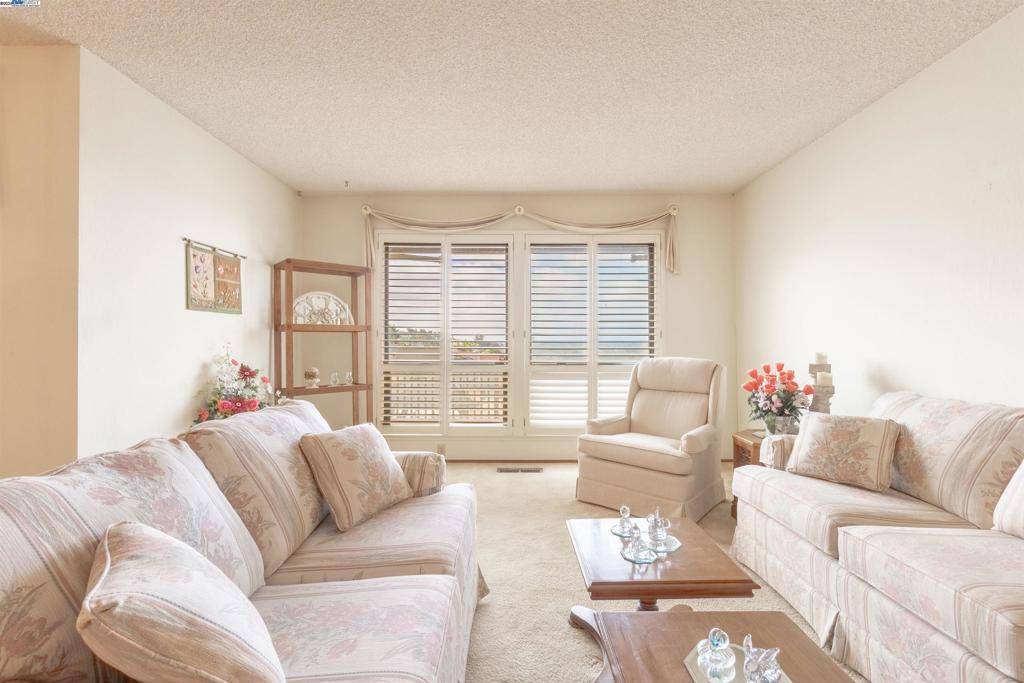 San Leandro, CA 94577,2177 Hillside Cir